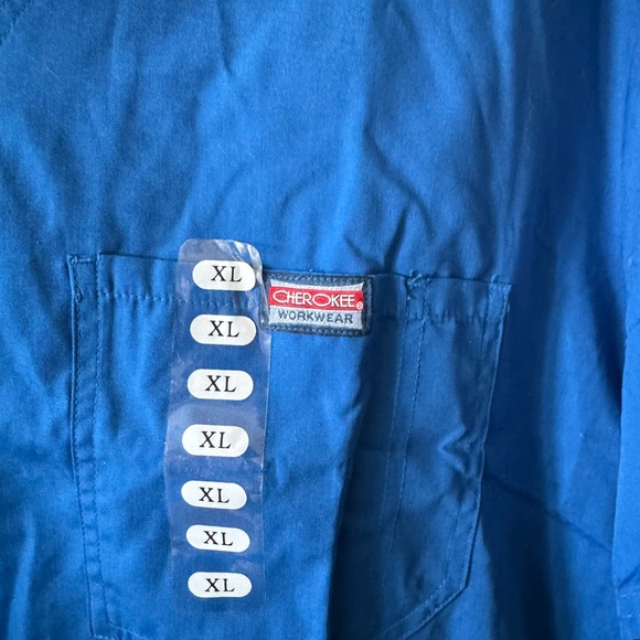 Men’s Scrubs - Picture 7 of 7